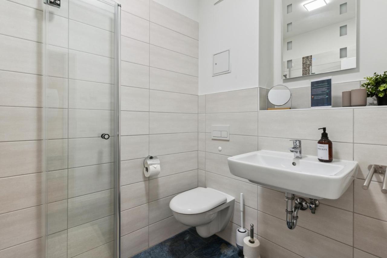 Vorstadtoase - 2 Personen - Eichwalde, Naehe Ber - Queensize-Bett, Netflix, Parken Exterior photo